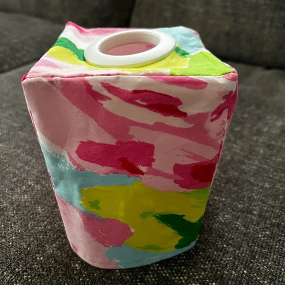 Lilly Pulitzer Printed Fabric Tissue Box - Picture 1 of 4